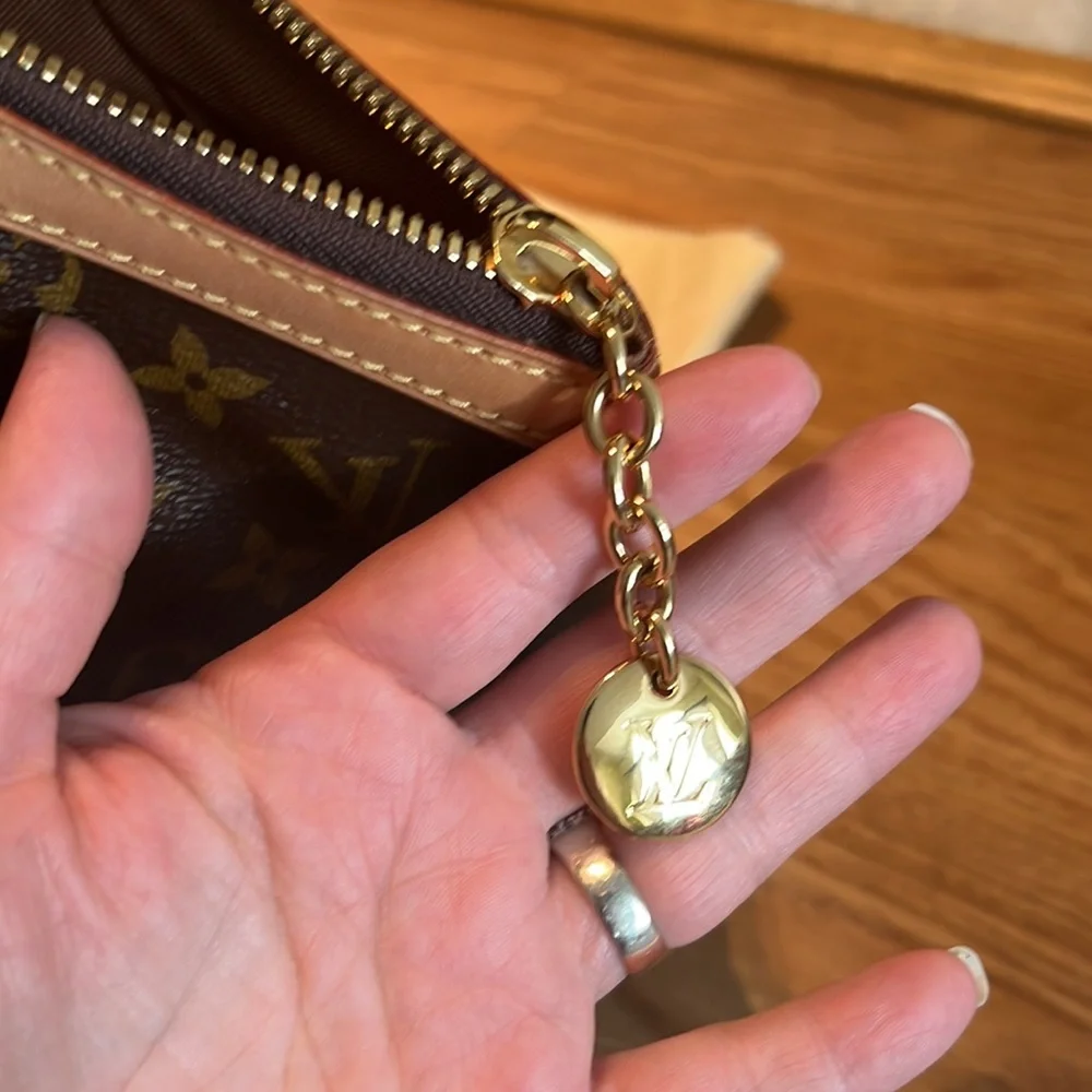 Gorgeous Louis Vuitton Tivoli bag
